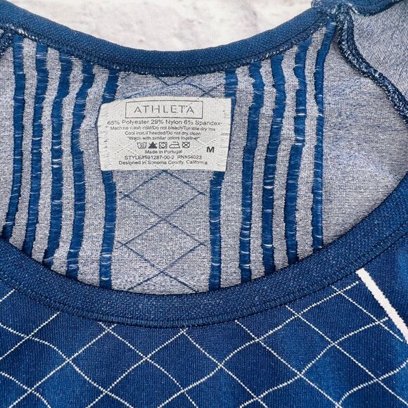 Athleta Finish Fast Line Tee Women's Medium Dark Blue/White Short Sleeve‎ Shirt - Picture 3 of 9
